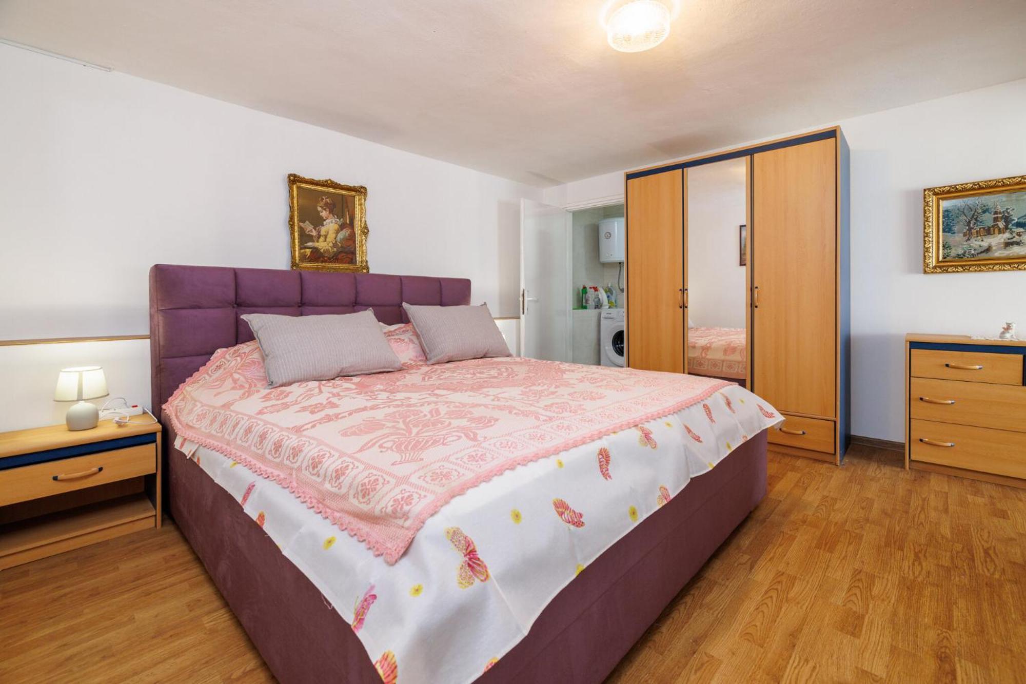 Srebrnjak Apartment