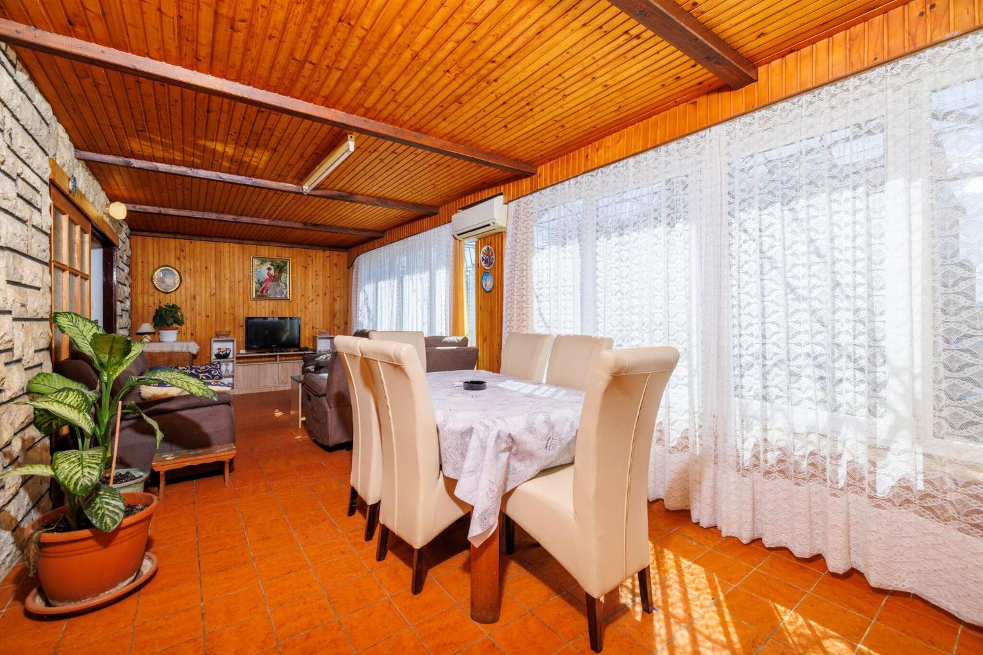 Srebrnjak Apartment *